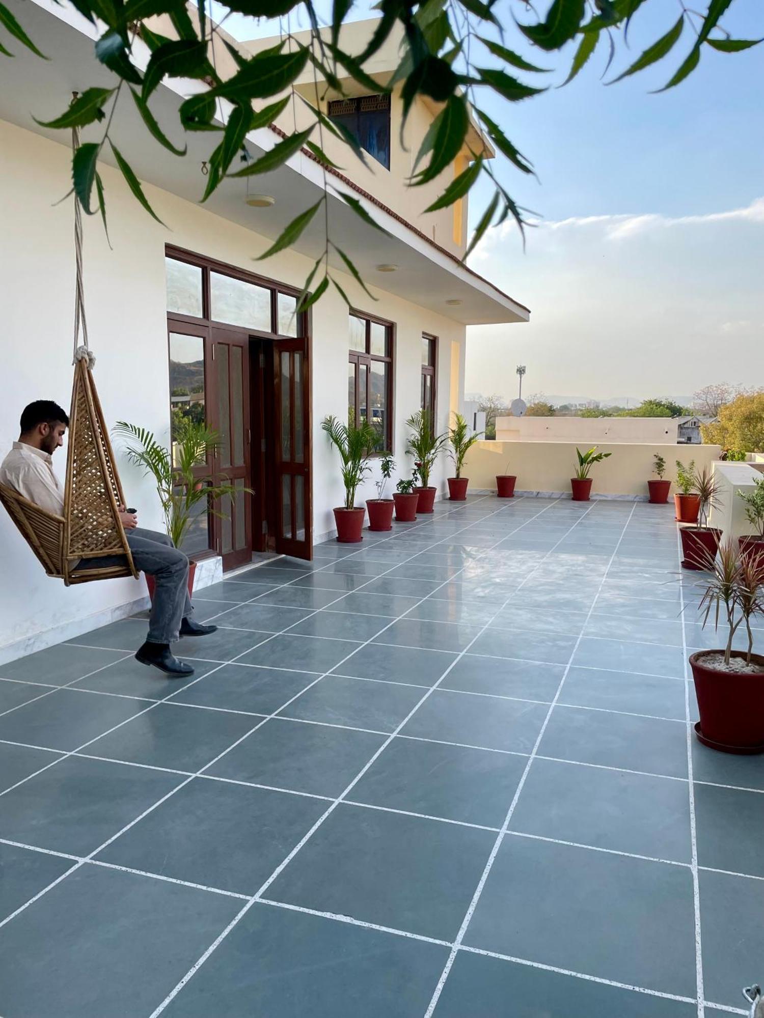 Karni Nivvas - Luxury Redefined Villa Udaipur Buitenkant foto