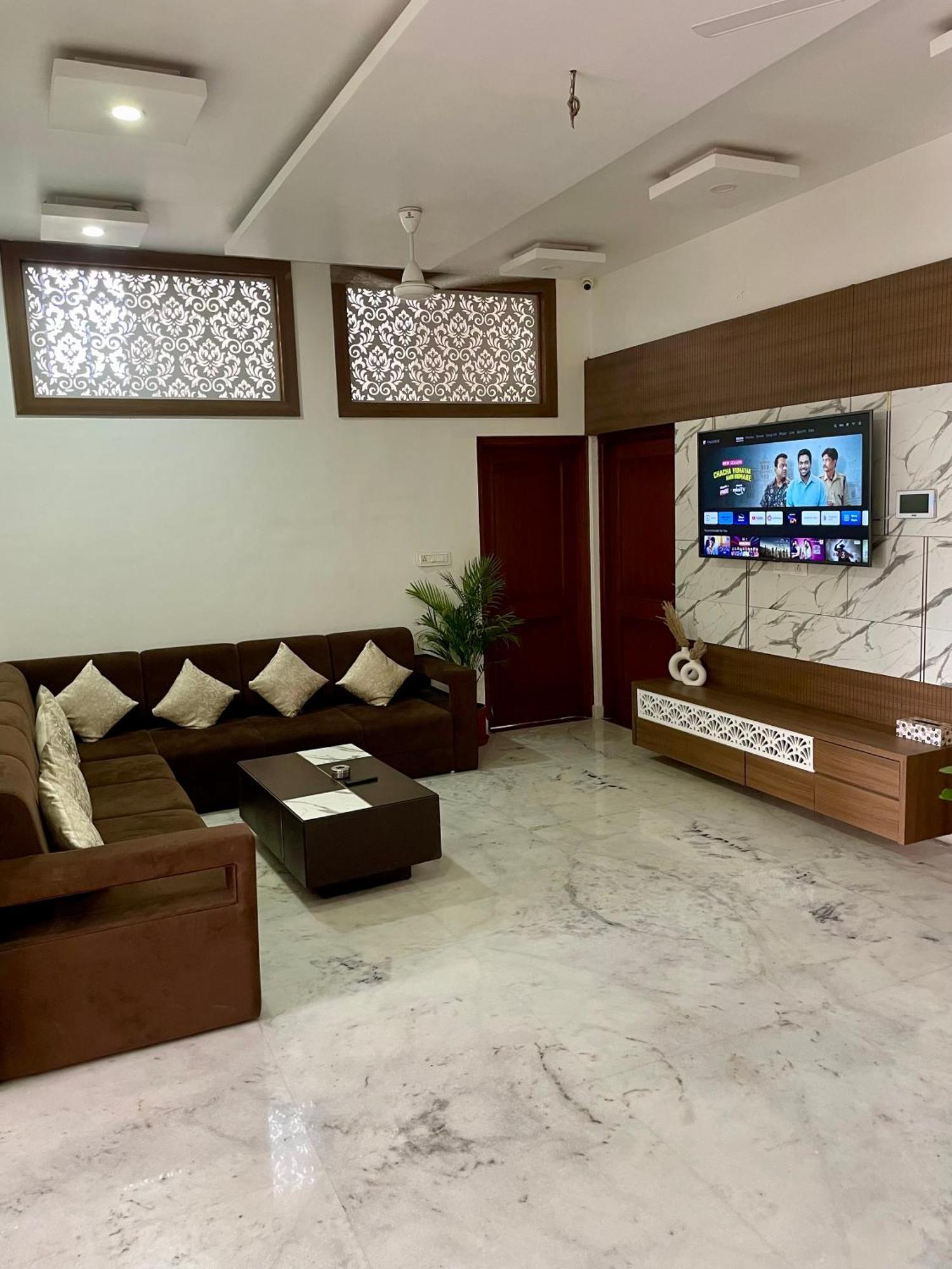 Karni Nivvas - Luxury Redefined Villa Udaipur Buitenkant foto