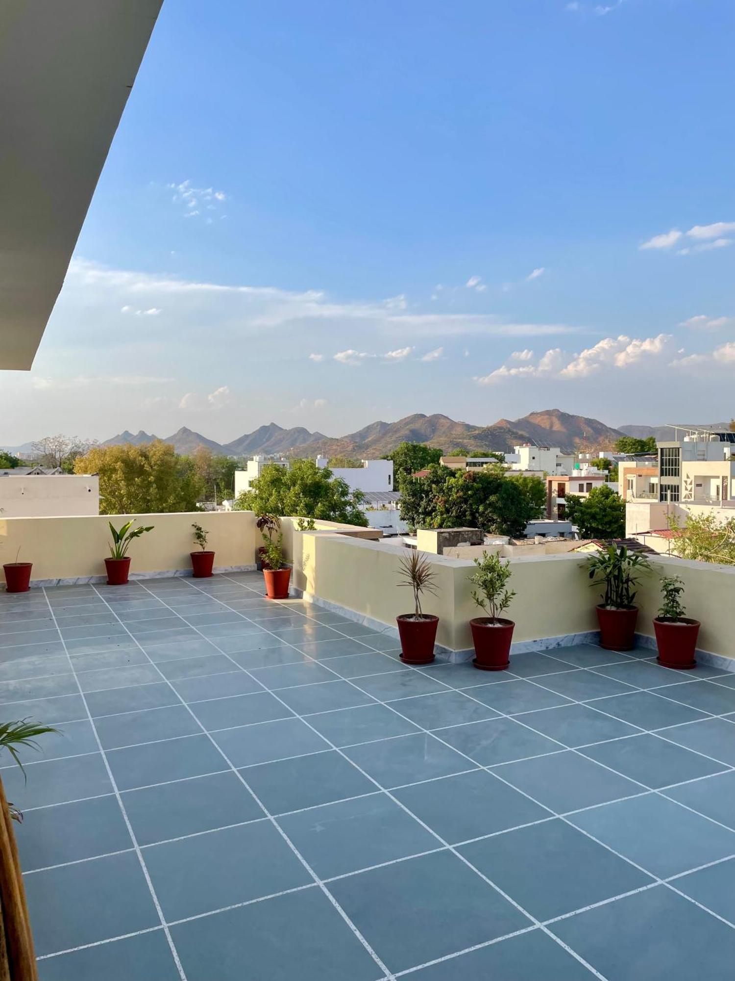 Karni Nivvas - Luxury Redefined Villa Udaipur Buitenkant foto