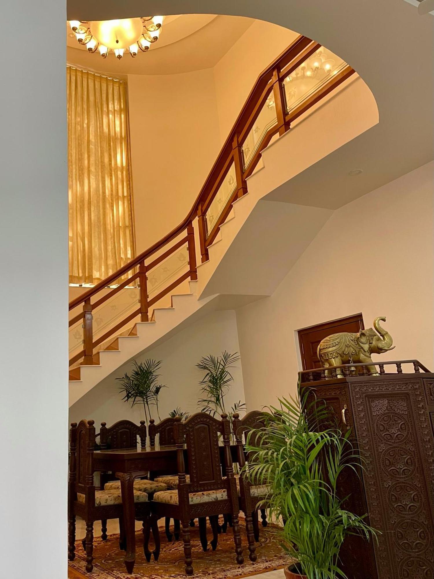 Karni Nivvas - Luxury Redefined Villa Udaipur Buitenkant foto