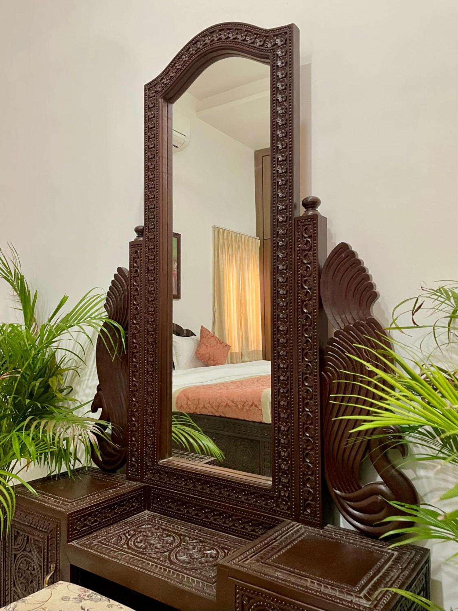 Karni Nivvas - Luxury Redefined Villa Udaipur Buitenkant foto