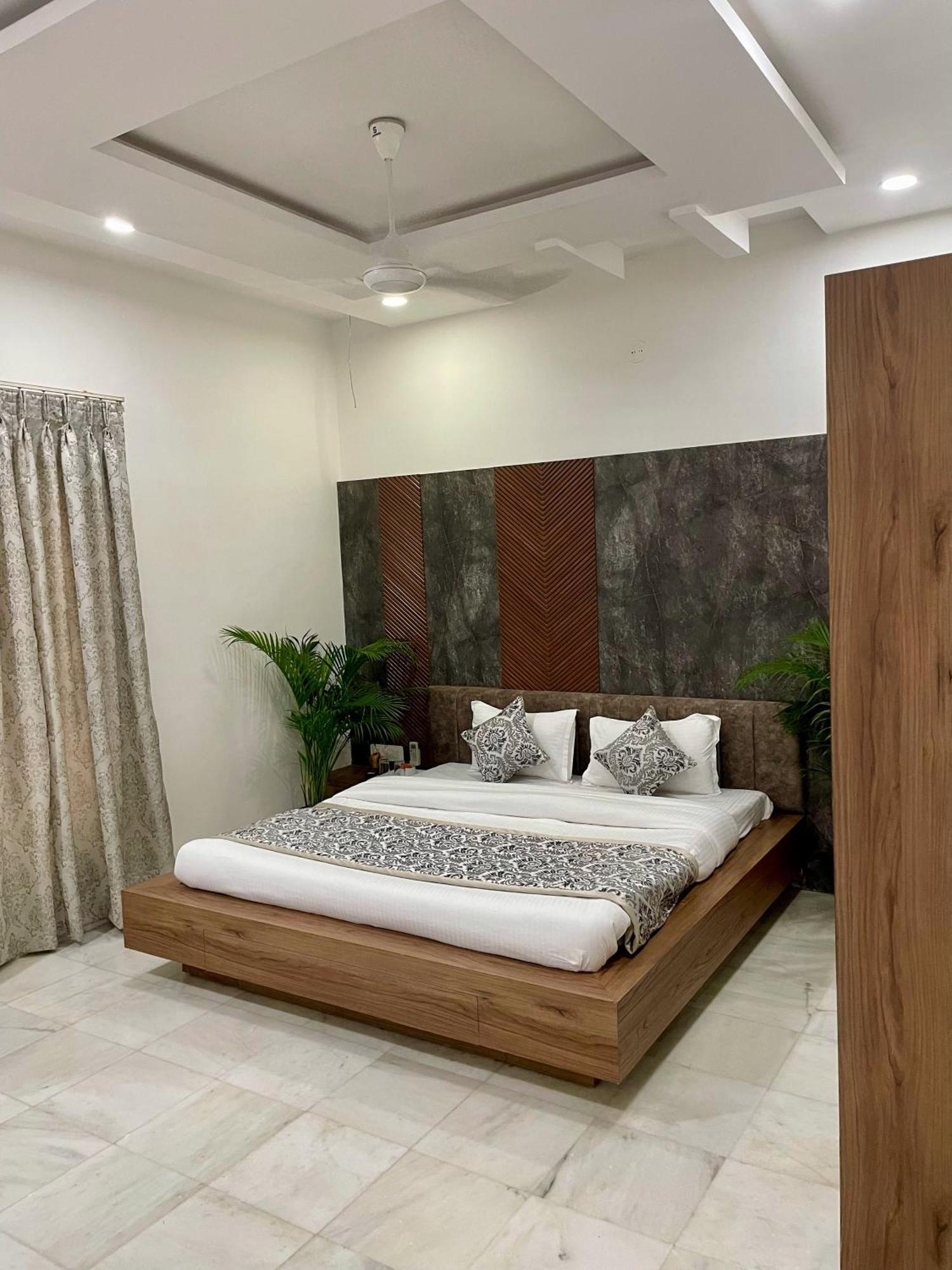 Karni Nivvas - Luxury Redefined Villa Udaipur Buitenkant foto