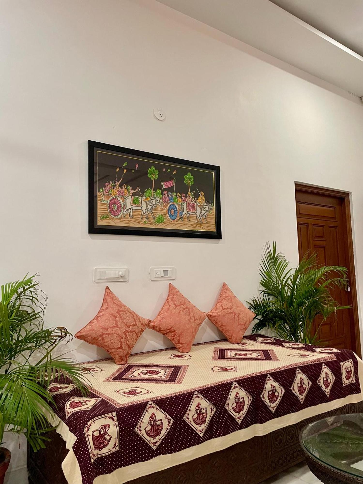 Karni Nivvas - Luxury Redefined Villa Udaipur Buitenkant foto