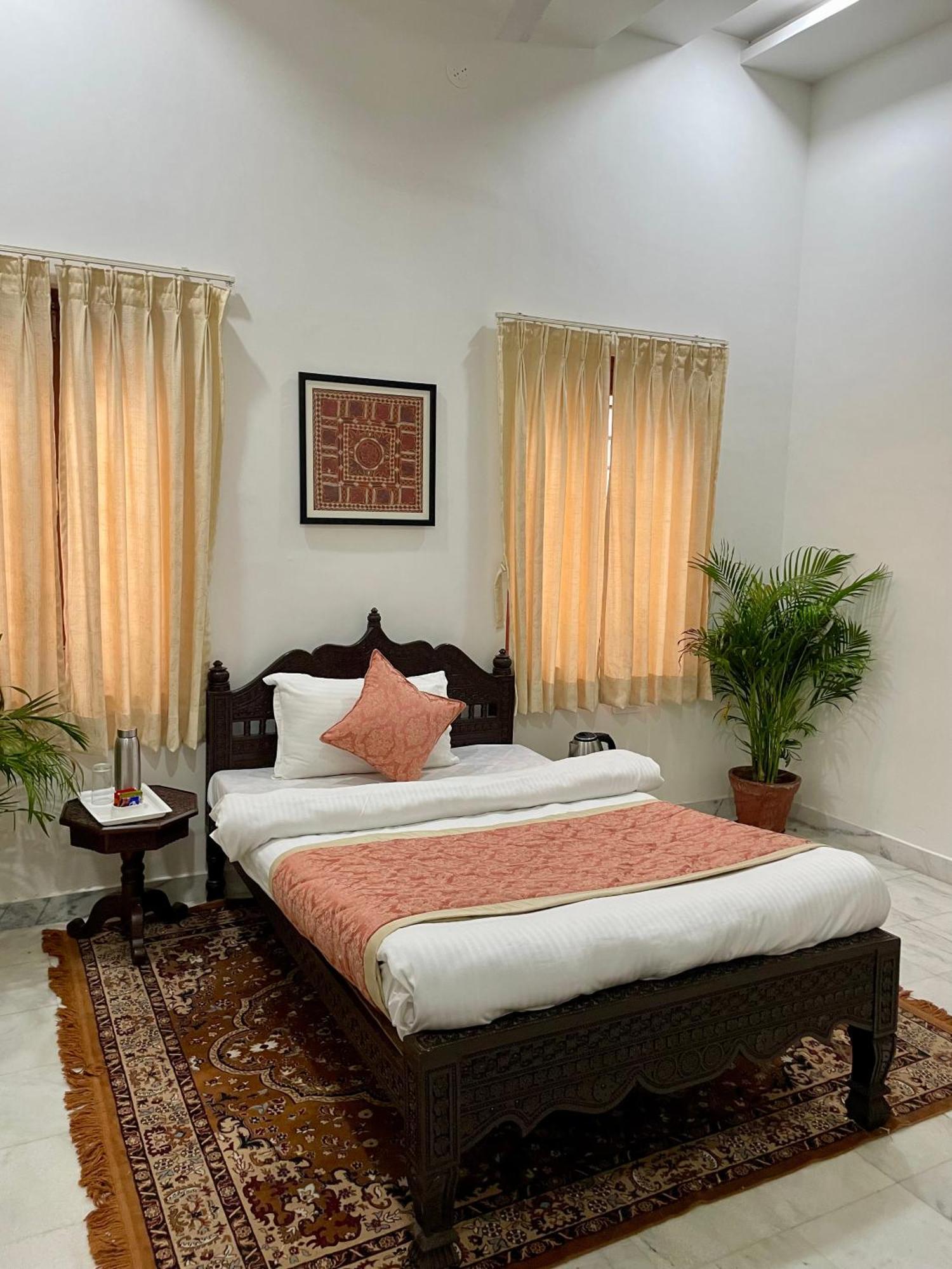 Karni Nivvas - Luxury Redefined Villa Udaipur Buitenkant foto