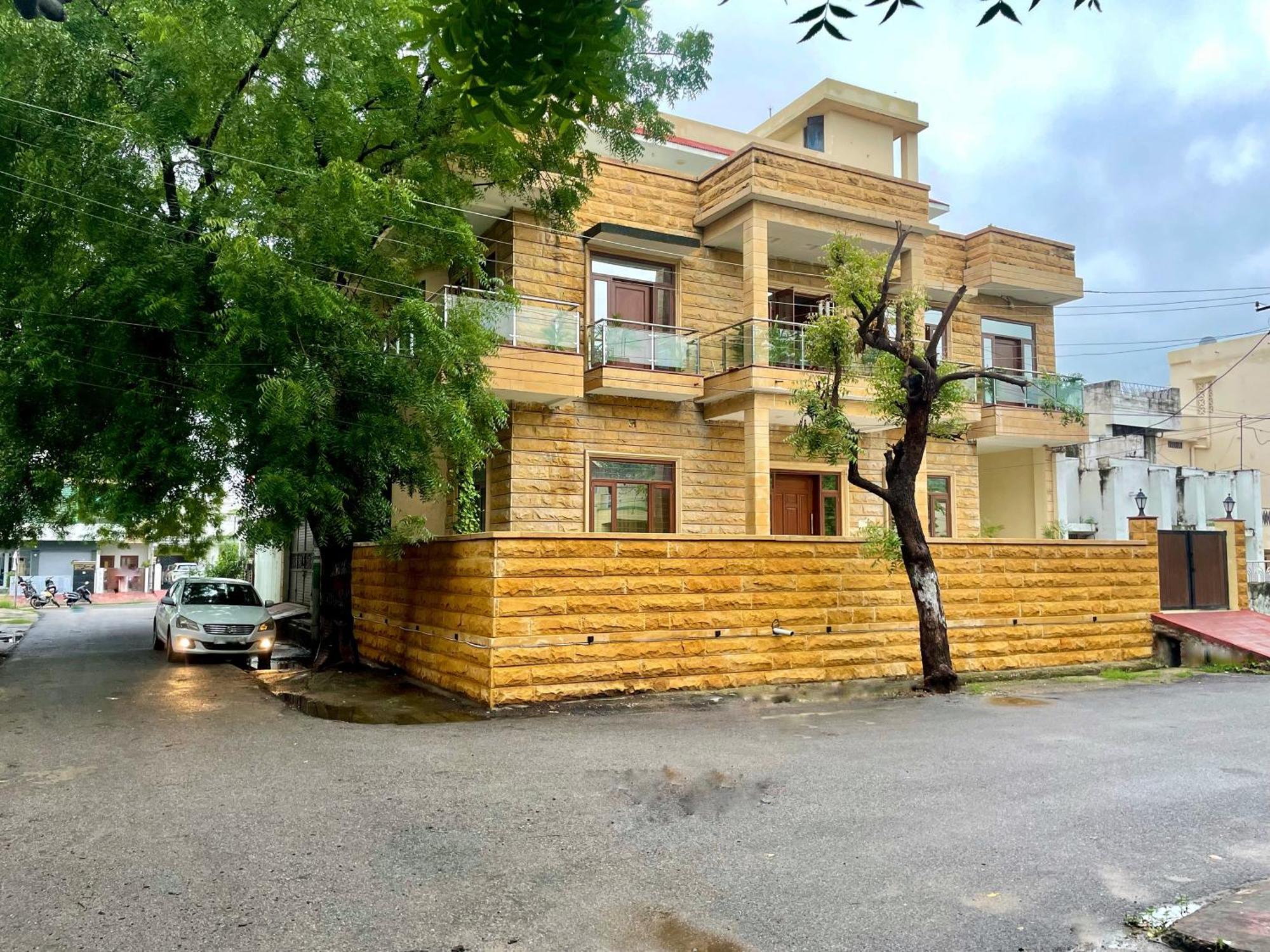Karni Nivvas - Luxury Redefined Villa Udaipur Buitenkant foto
